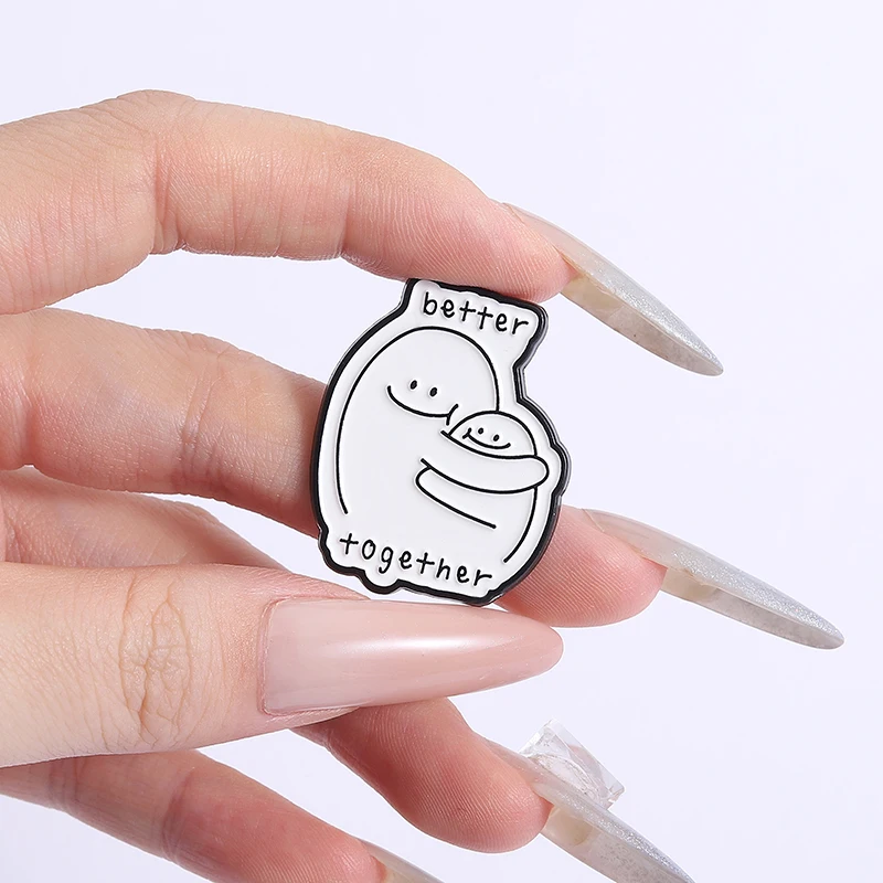 أفضل معا المينا دبابيس الكرتون بسيط الرجال العناق بروش شارة التلبيب دبوس متعة الملحقات هدية لأصدقاء العائلة