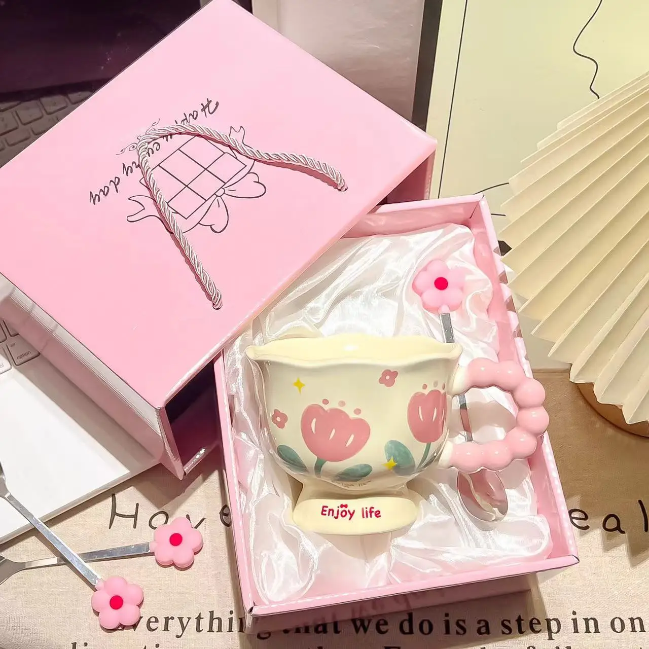 

Birthday Gift Creative Flower Girls Souvenir Coffee Mug Household Ceramic Cup High Quality Cup Mugs Coffee Miilk Cups Water Cup