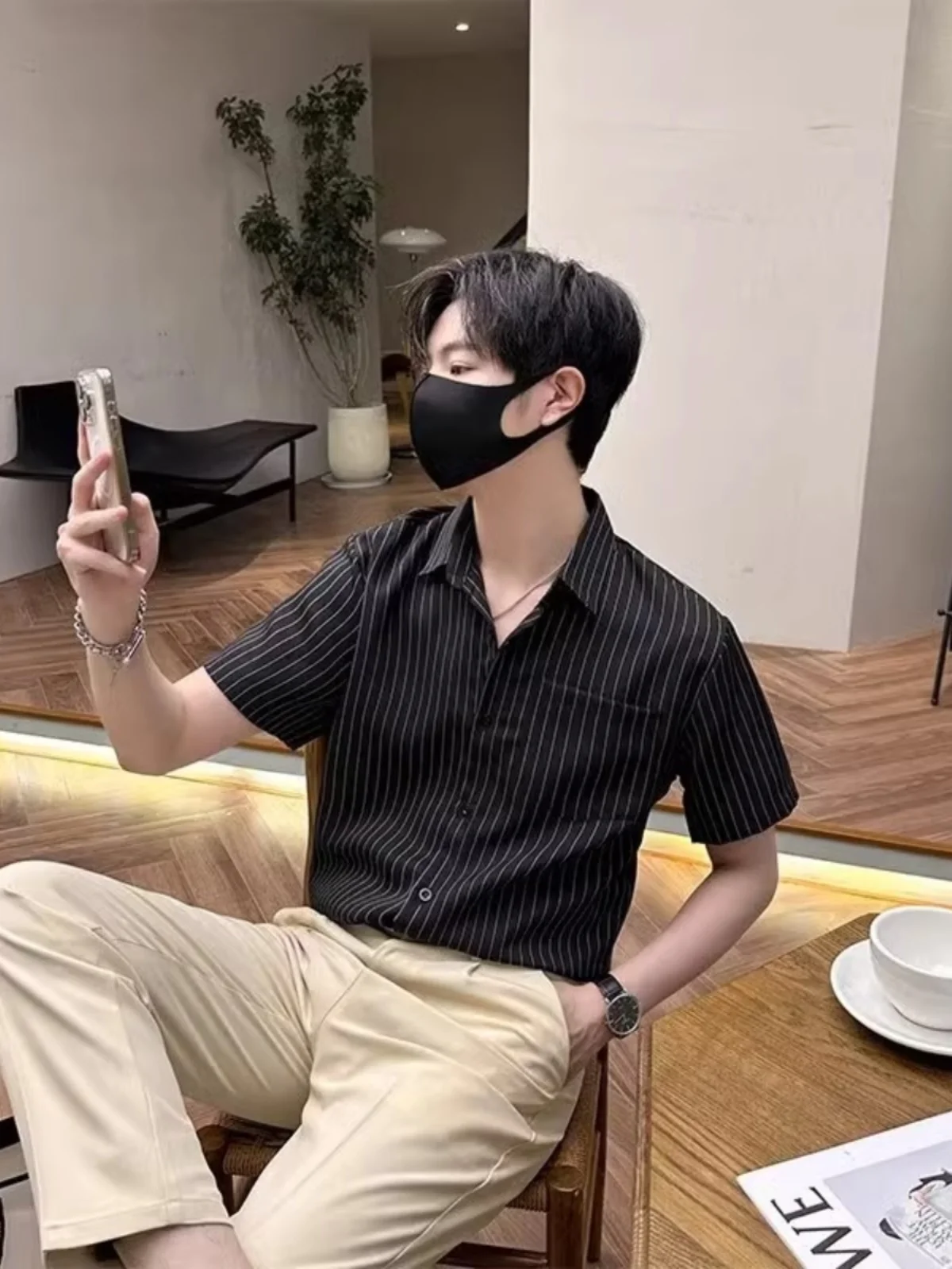 

Summer Ice Silk Men's Casual Stripe Shirt Short Sleeve Flip Collar Breathable Lightweight Standard Fit Daily Wear Fashionable