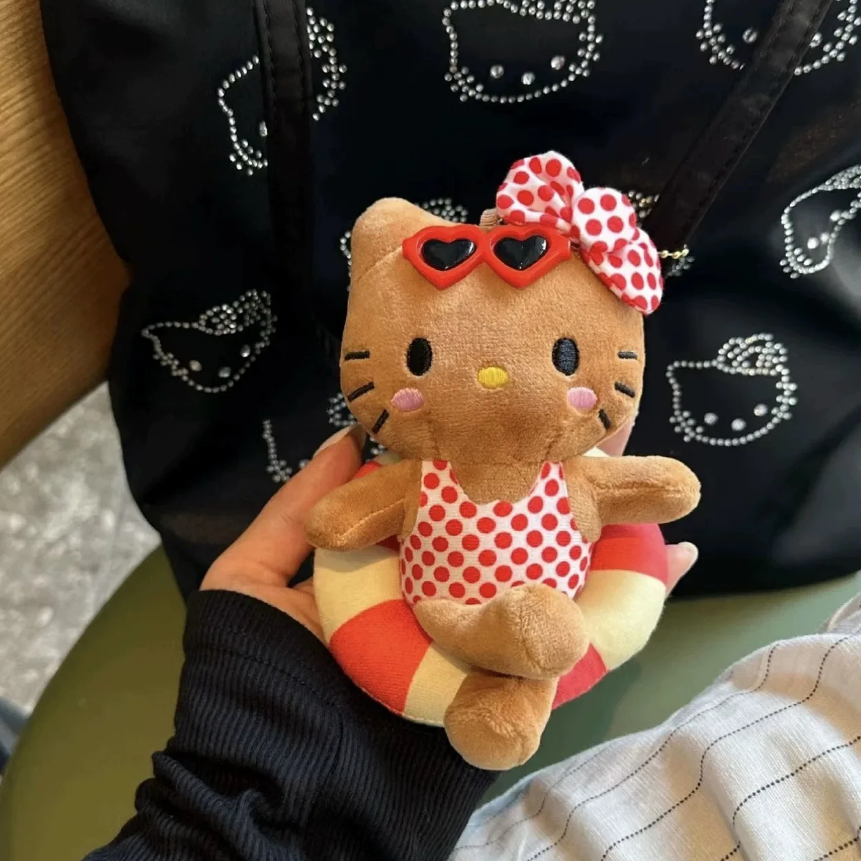 Hello Kitty Zwemring Surfplank Pluche Sleutelhanger Strand Zwemcirkel Zwarte Kitty Hanger Schattig Cartoon Decor Tas Vakantiegeschenken