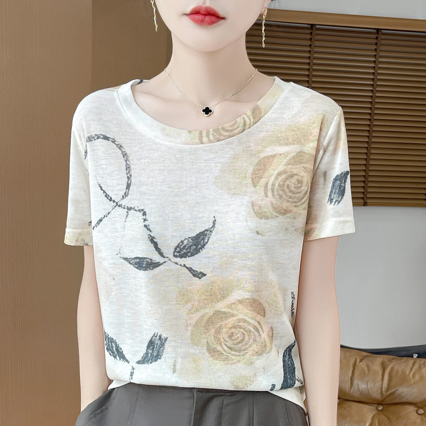 Spring And Summer New Round Neck Knitted Short Sleeve T-shirt Women\'s Printed Loose Bottoming Top
