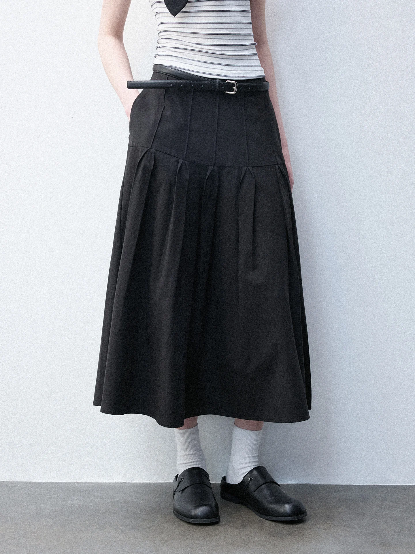Luamoss Women's Petal Pleat Half Skirt Mixed Fiber Umbrella Silhouette Design Versatile Long Slimming Skirt High Waist A-Line