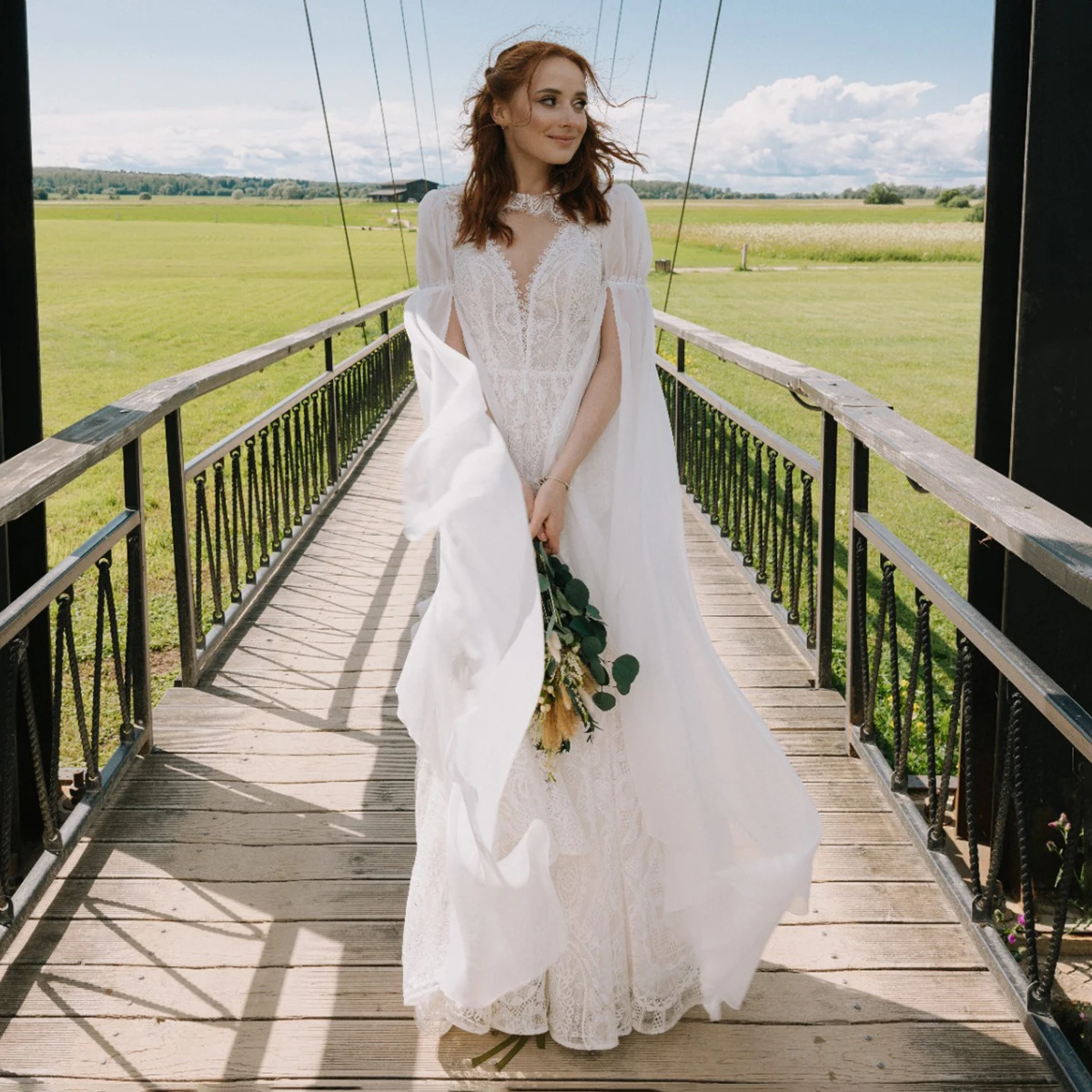 Vestido de Novia Bohemio con Cuello en V y Encaje, Estilo Línea A, con Capa de Organza Extraíble, Personalizado, Tallas Grandes, Espalda Descubierta, para Ceremonia