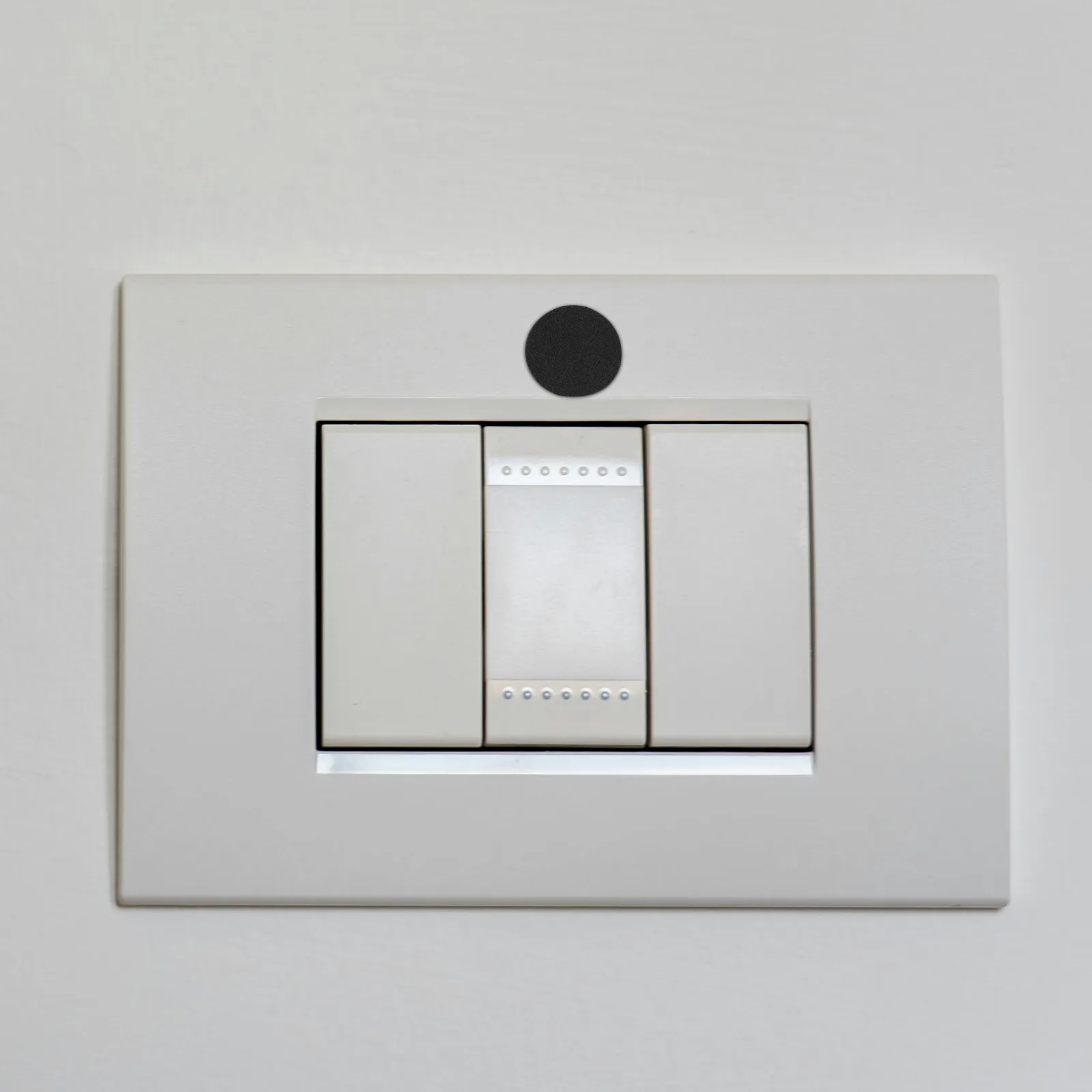 2Pcs Blackout Light Blocking Stickers LED Covers Dimmer Labels for Electronics Routers Clocks Anti Glare Tape Light
