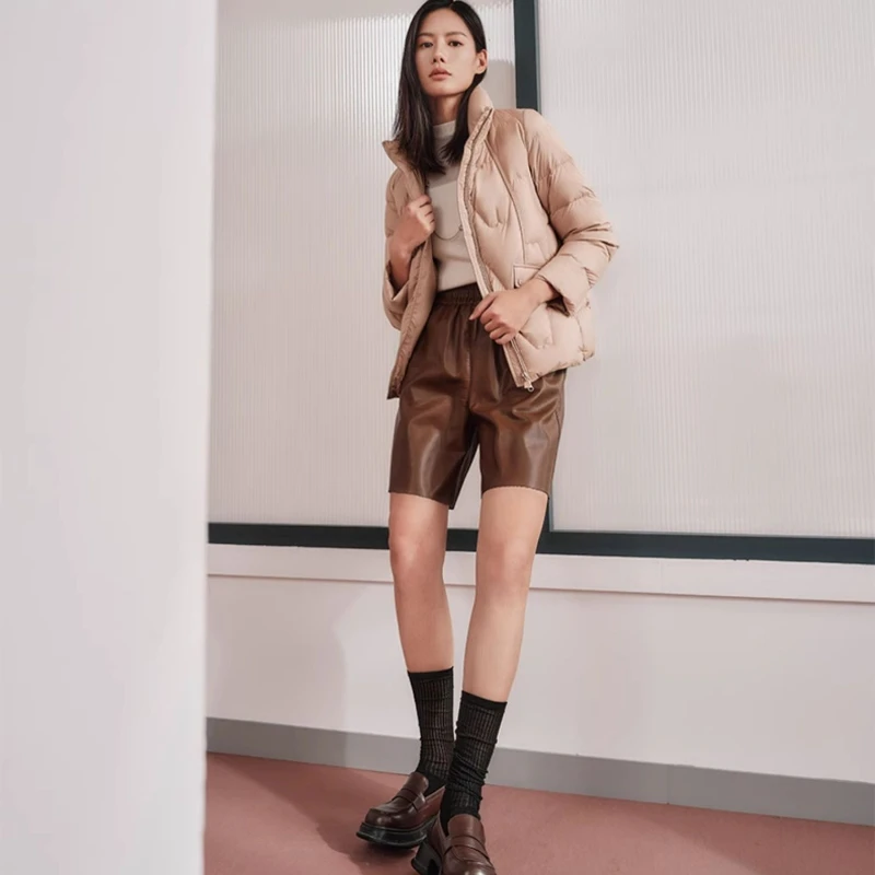 Chericom Chaqueta corta de plumón para mujer con cuello levantado invierno nuevo relleno de plumón de pato 90 ropa ligera cálida y versátil Y299035Y