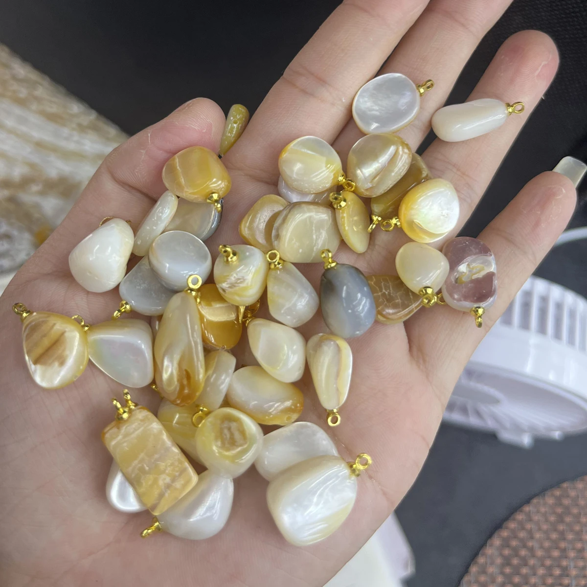 

10pc Natural Yellow Shell Pendants Gold Plated Irregular Charms for Jewelry Making Diy Women Necklace Earring Gifts