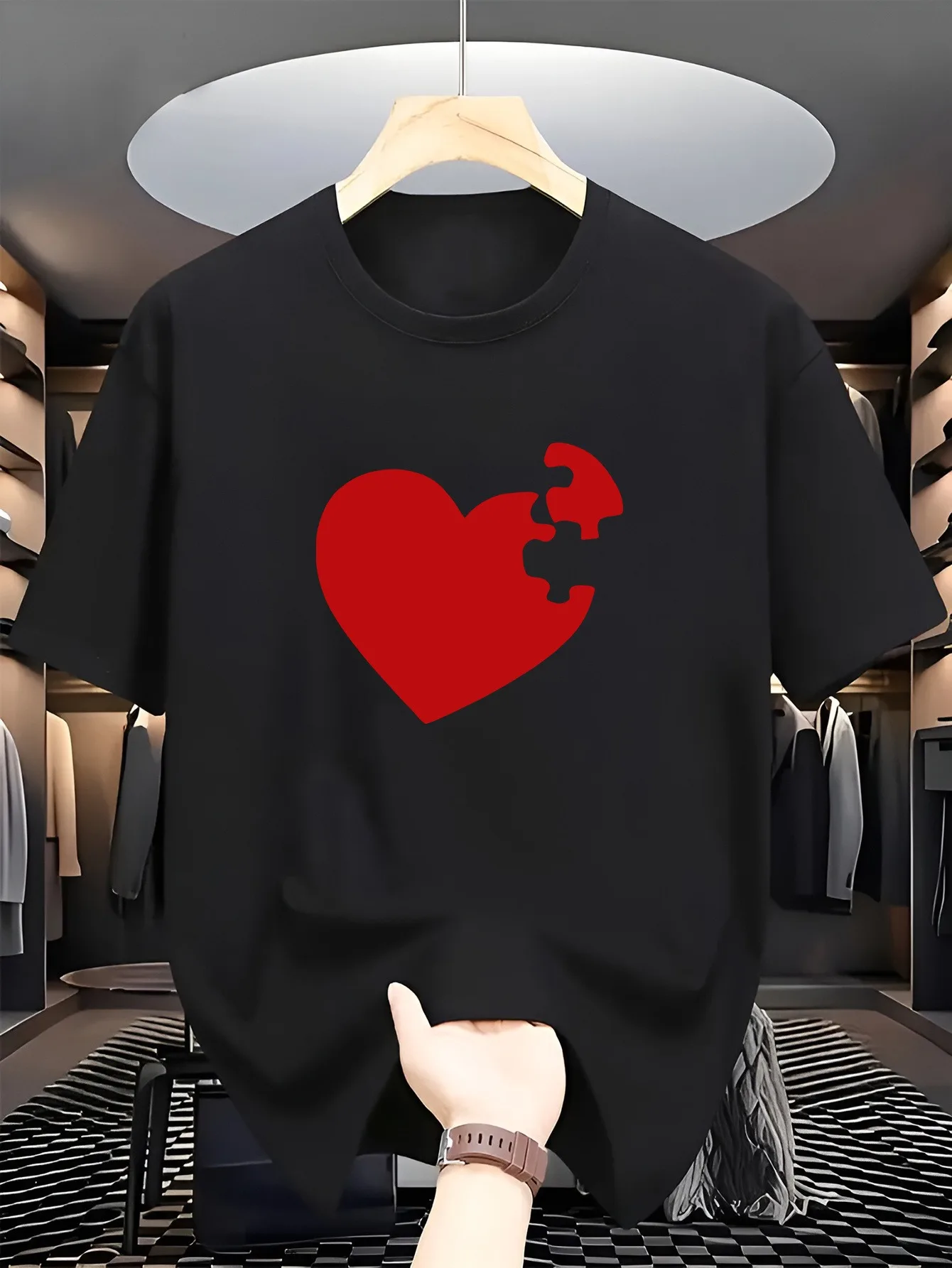 Men's Casual Round-neck T-shirt, with Heart-shaped Pattern on The Fabric, Short-sleeved Comfortable Top, Outdoor Sports Weekend