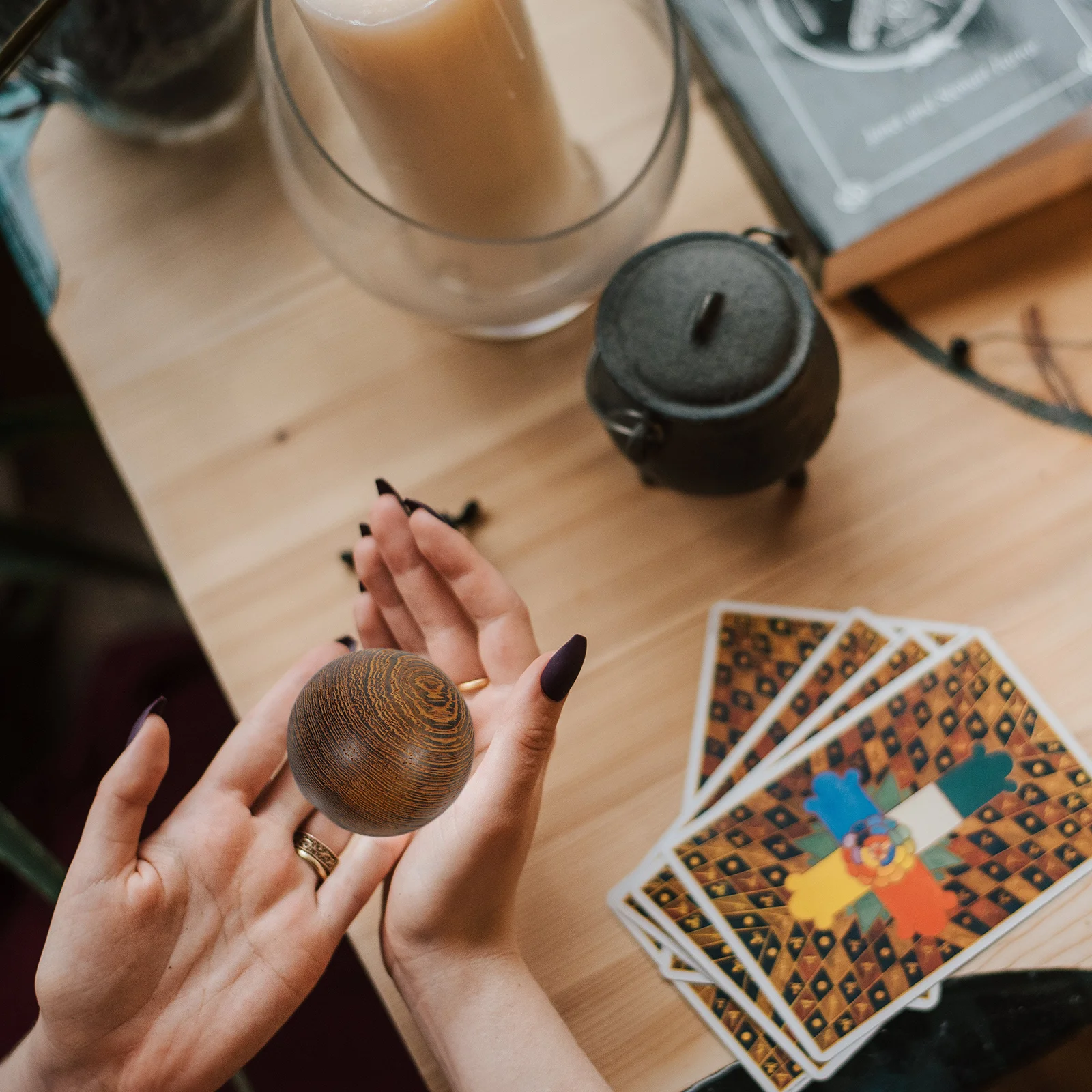 

1Pair Red Rosewood Balls Hand Training Massage Balls Portable Joint Blood Circulation Sleep Memory Improvement