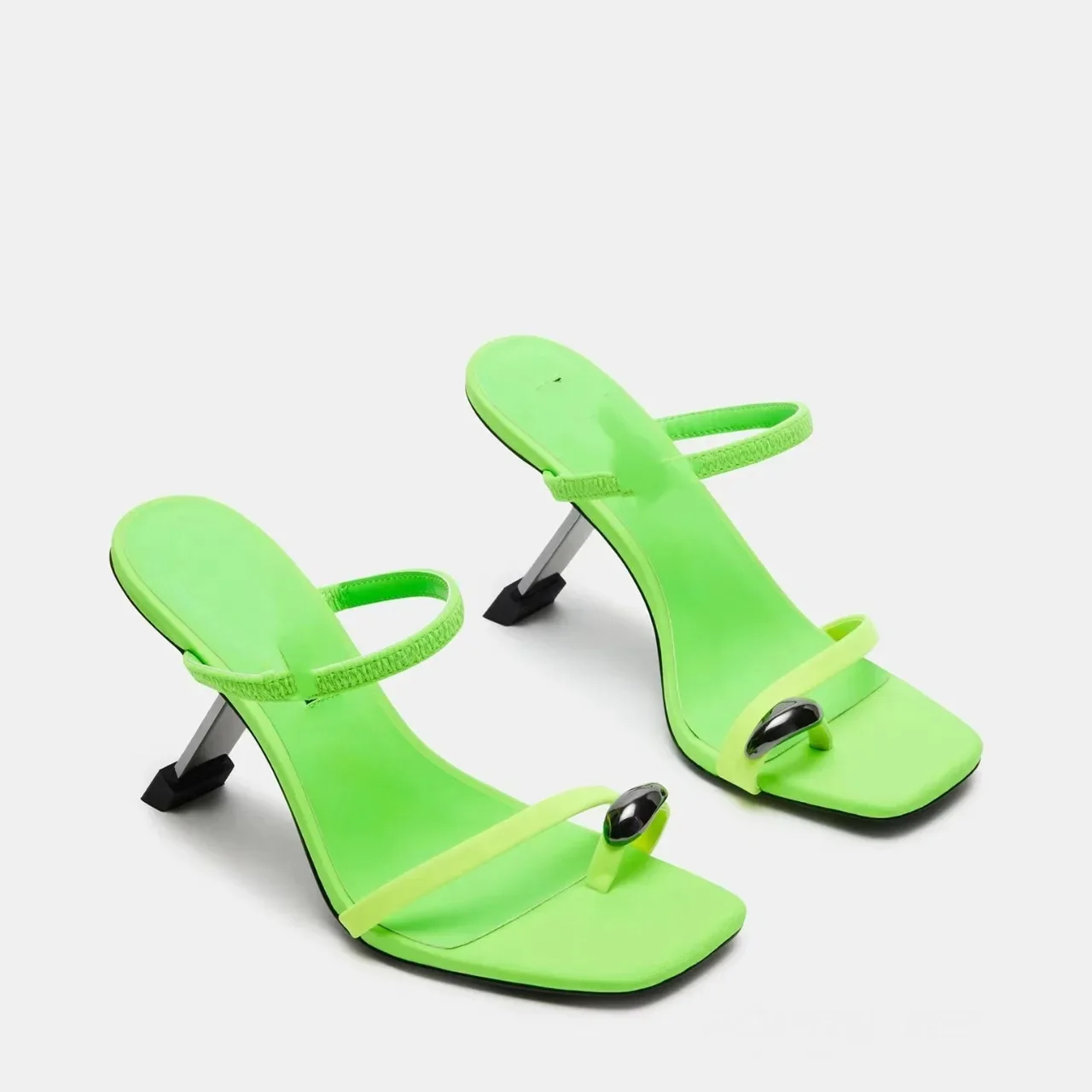 GREEN Strange Heels Fashion New Sandals Thin Strap Slippers Metal Decoration Flip-flops Mixed Colors Sandalias Mujer Designer