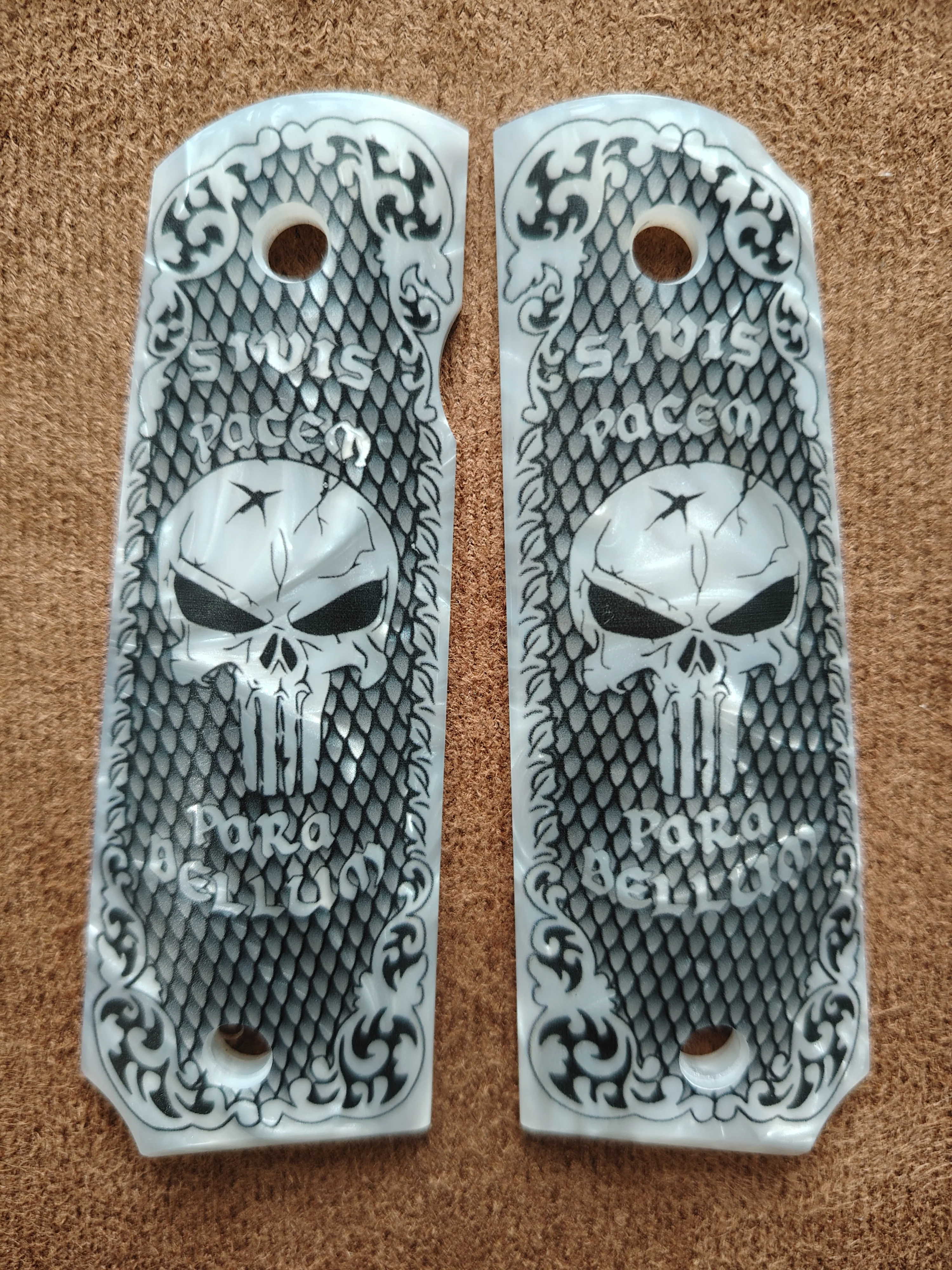1911 Grips Full Size,White pearl with Punisher Skull,Fits Colt,Kimber,Springfield,Remington,Rock Island,Government Commander