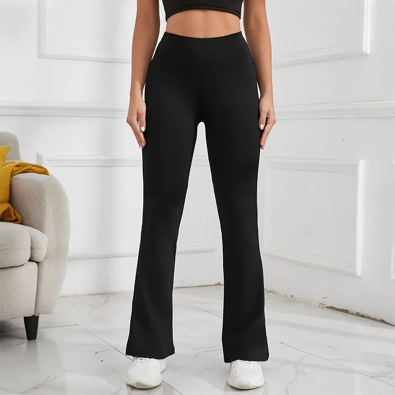 

Расклешенные брюки телесного цвета с завышенной талией, идеально подходят для занятий спортом и йогой, поднимают бедра и делает стройнее и дышащее.