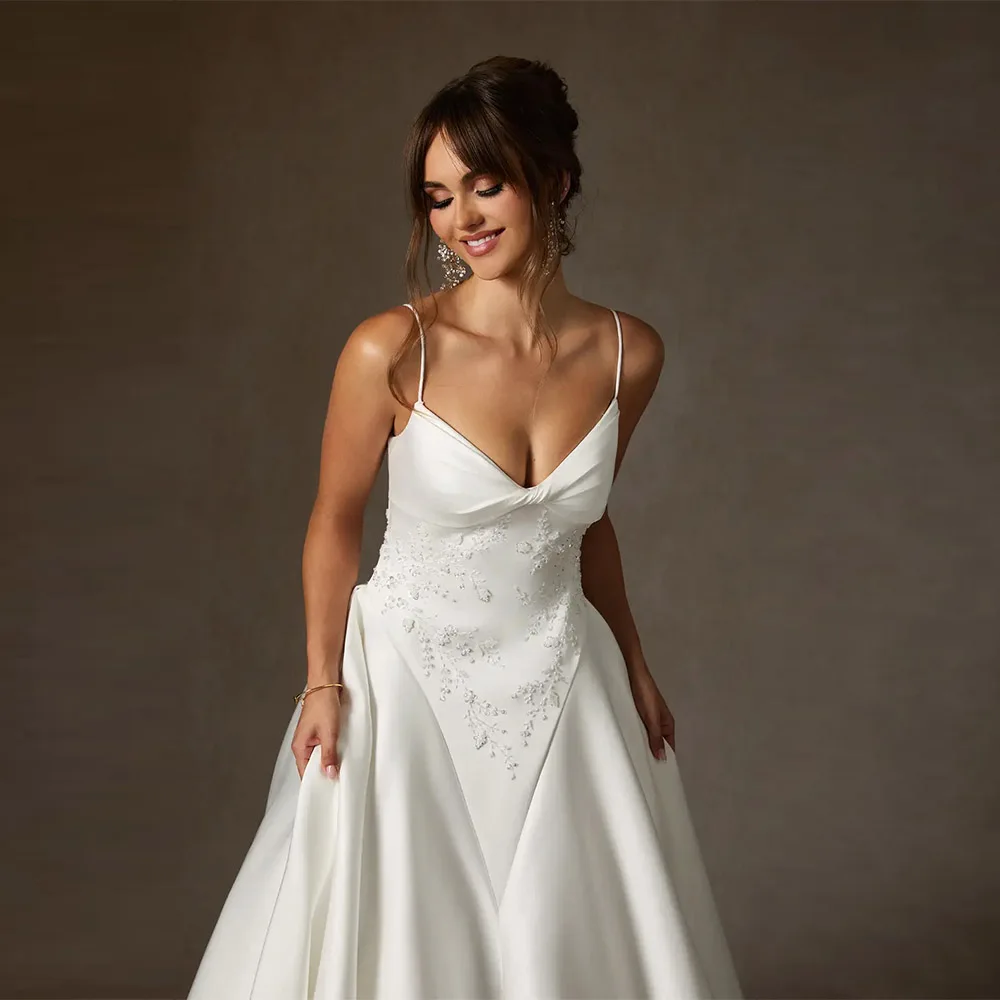 맞춤형 A라인 소프트 새틴 웨딩 드레스 비딩 보헤미안 스타일 스파게티 스트랩 맞춤형 2025 백리스 신부 드레스 로브 드 마리에