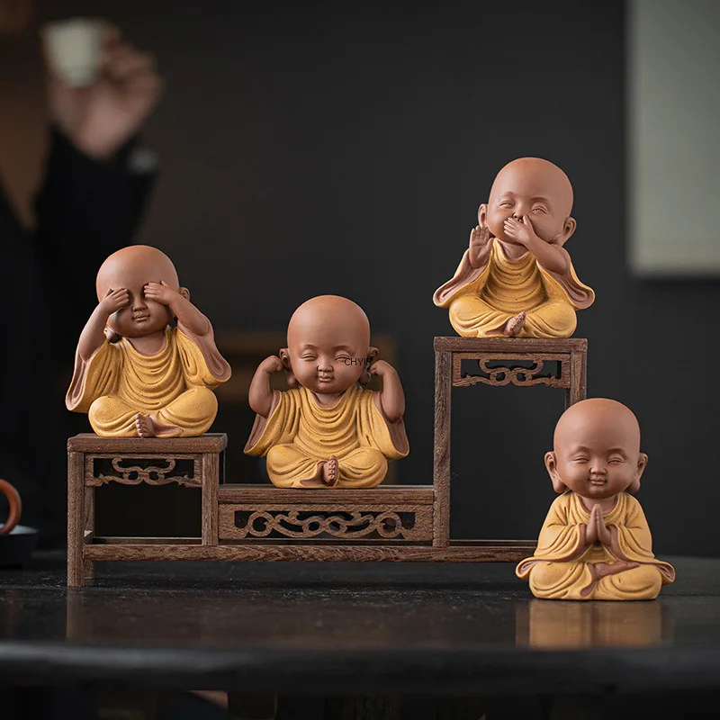 

Новые фигурки четырех маленьких монахов из фиолетовой глины в китайском стиле, декор для чайной комнаты, настольные украшения, креативные фигурки маленьких монахов-новичков