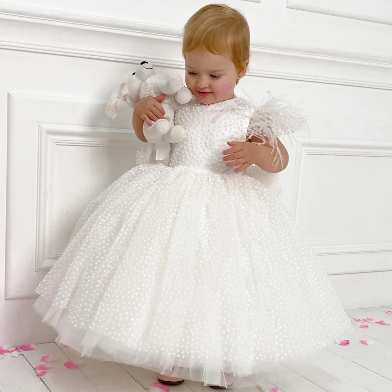 

Flower Girl Dresses White Tulle Polka Dot Skirt With Bow Feather Shoulder For Wedding Birthday Party First Communion Gowns