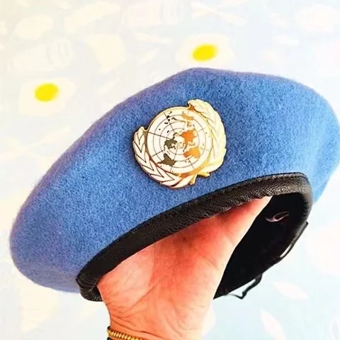 UN BLUE BERET United Nations Peacekeeping Force Cap Hat With UN Badge Cockade Souvenir Game Cosplay Costume Prop