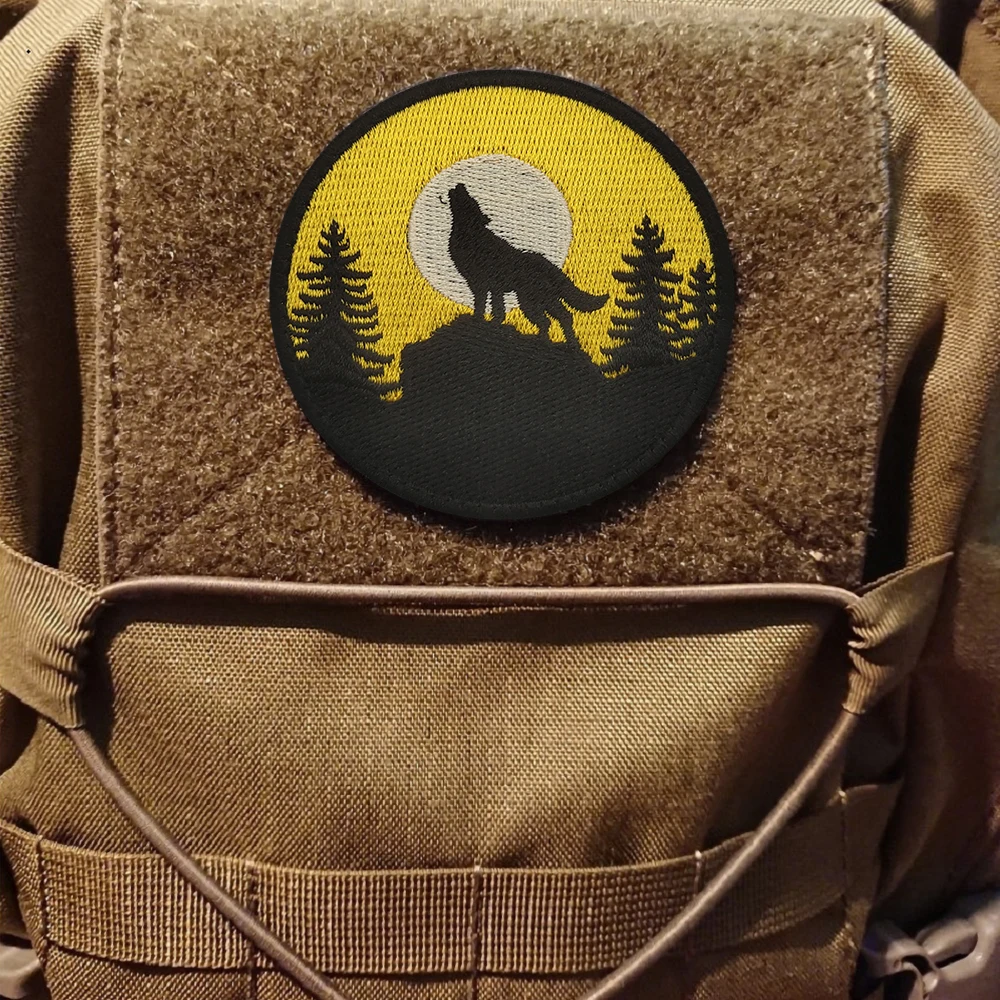 Outdoor Camping Badge Compass Wolf Embroidered Patches and Appliques Hook&Loop Armband Tactical Morale Badge on Backpack Sticker