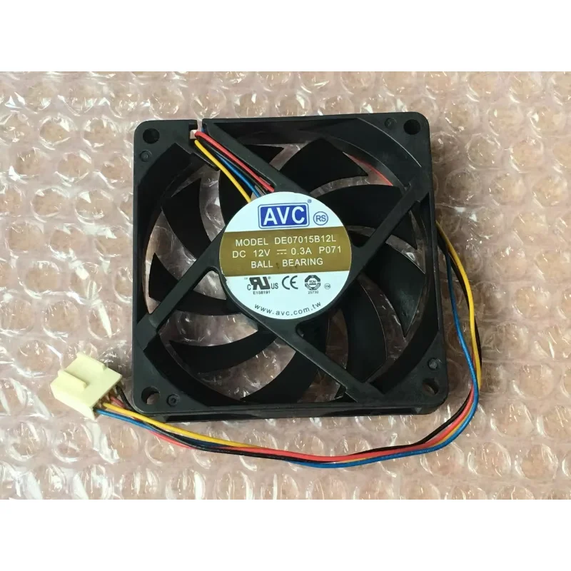 AVC DE07015B12L P071 DC 12V 0.3A 70x70x15mm 4-Wire Server Cooling Fan