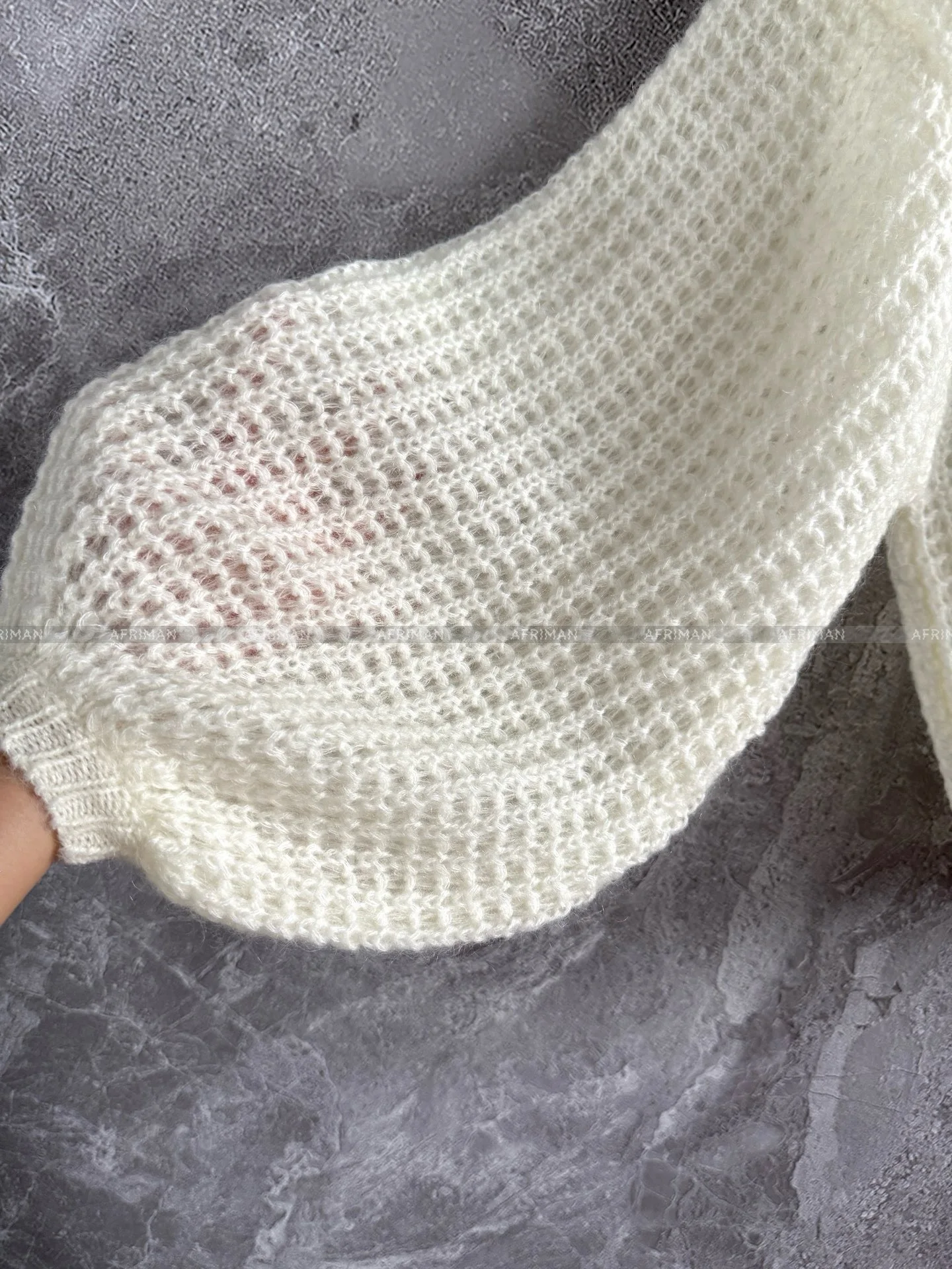 Damski ażurowy sweter z miękkiego moheru, luźny krój