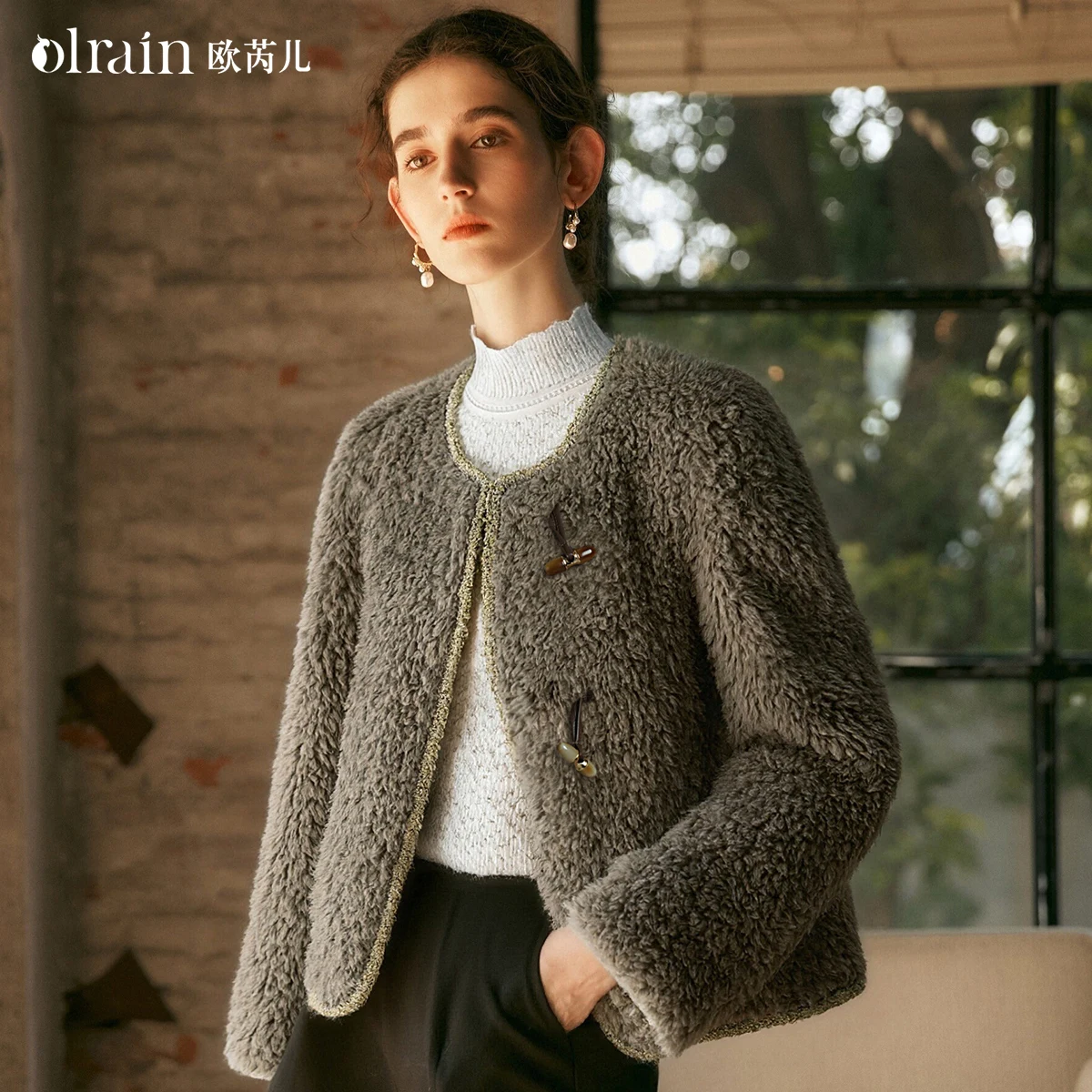 OLrain 빈티지 인조 모피 코트 여성용 2025 겨울 신상 패션 슬라우치 시어링 코트 싱글 브레스티드 여성 상의 GO57DP002553