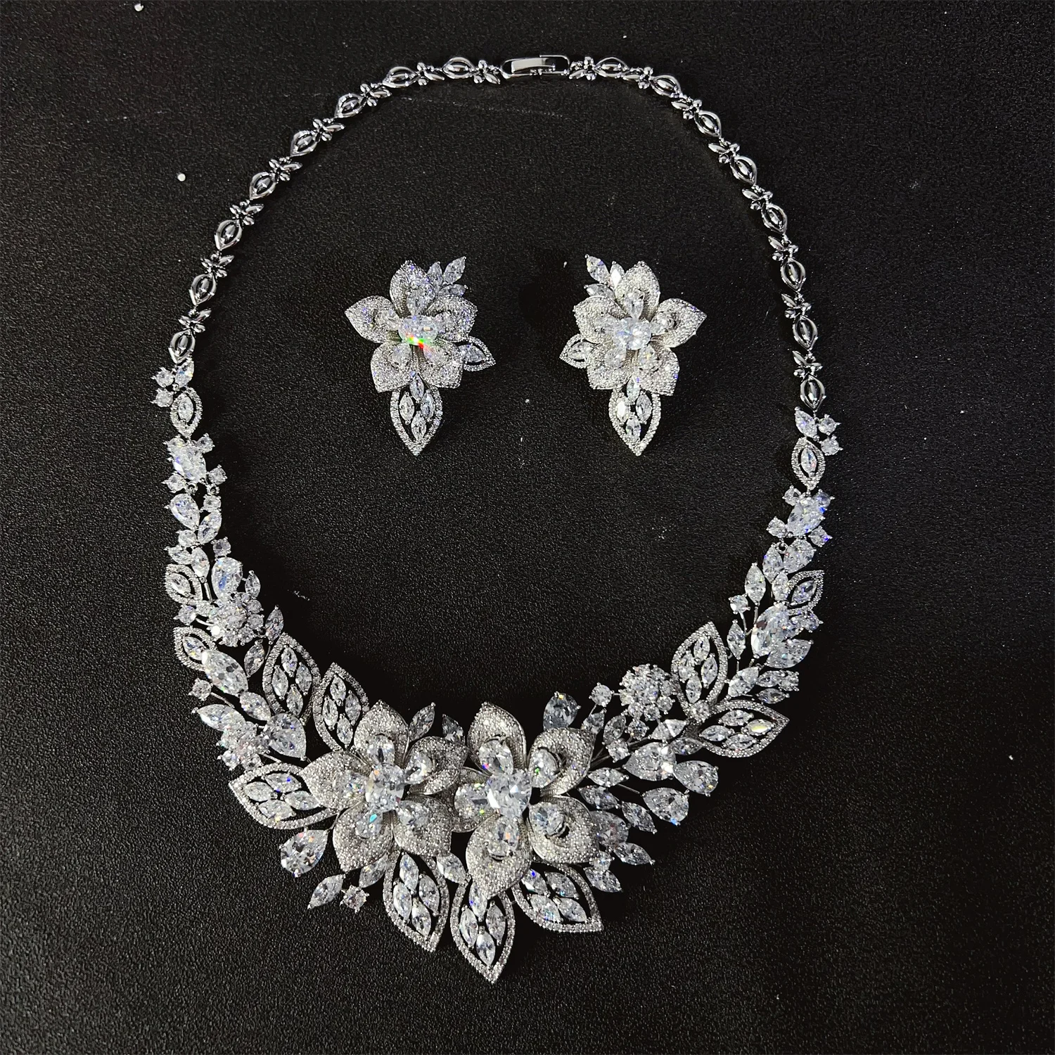 Luxury Dubai Nigeria Jewelry Set for Women Bridal Wedding Dress Sparkling Floral Necklace & Earrings Set Elegant Goddess Style