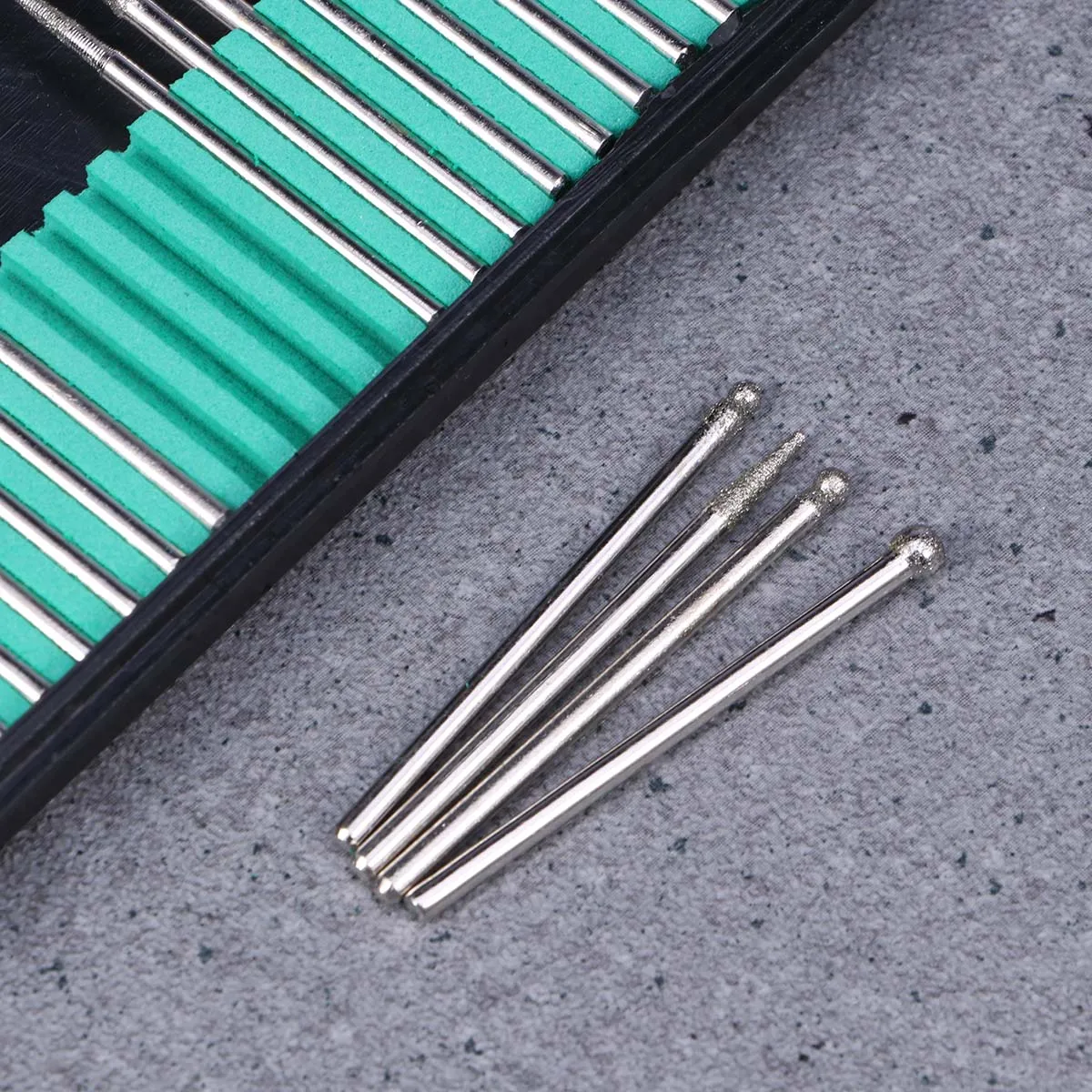 

30pcs 2 Diamond Tipped Stainless Steel Grinding Bits for Wood Jade Ceramic 2.35Mm Grinding Bits Glass Hardened Steel Tools