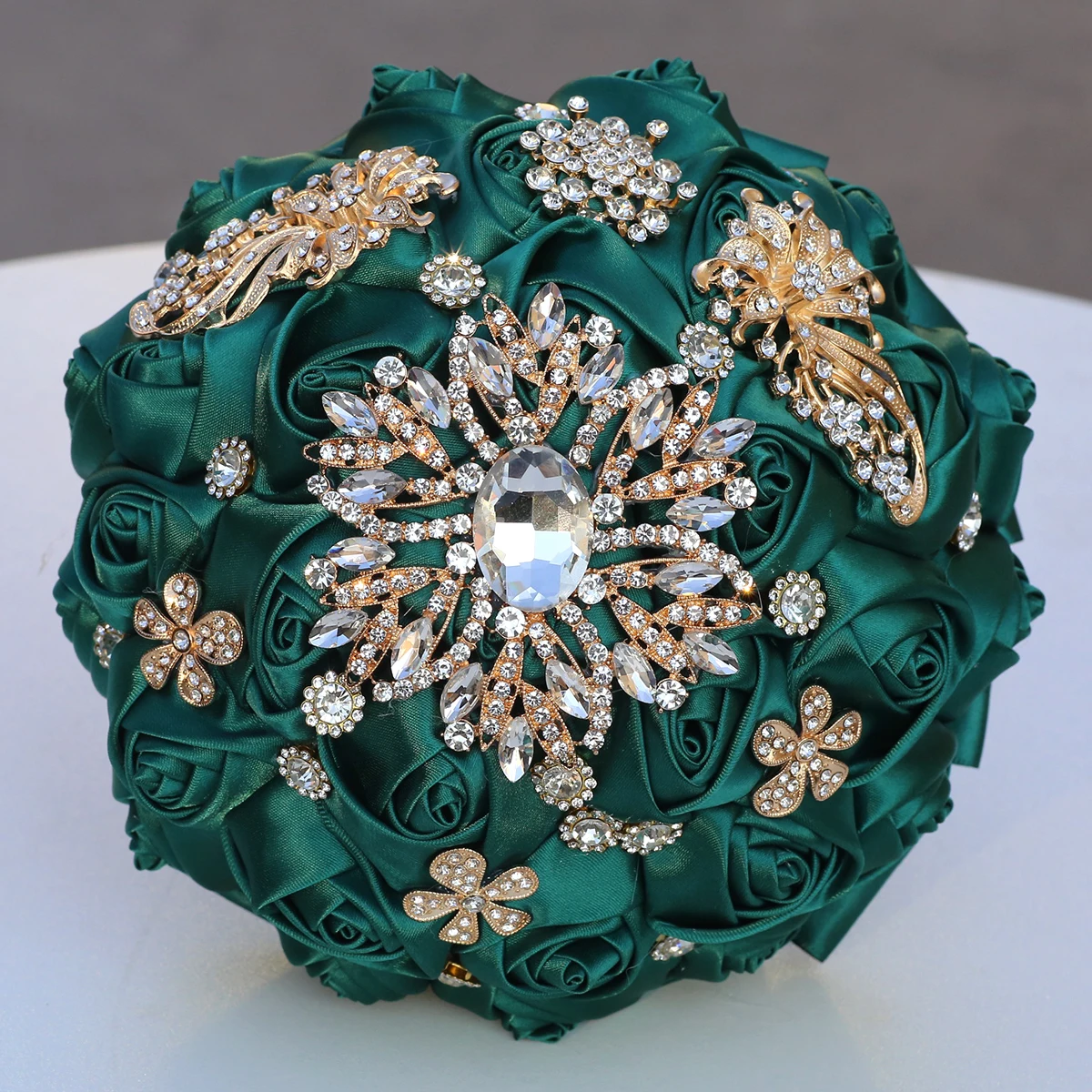 

2025 Dark Green bride wedding Bouquet Luxury Joaquin rhinestone Heavy ribbon roses Bridesmaid Eternal bouquet wedding supplies