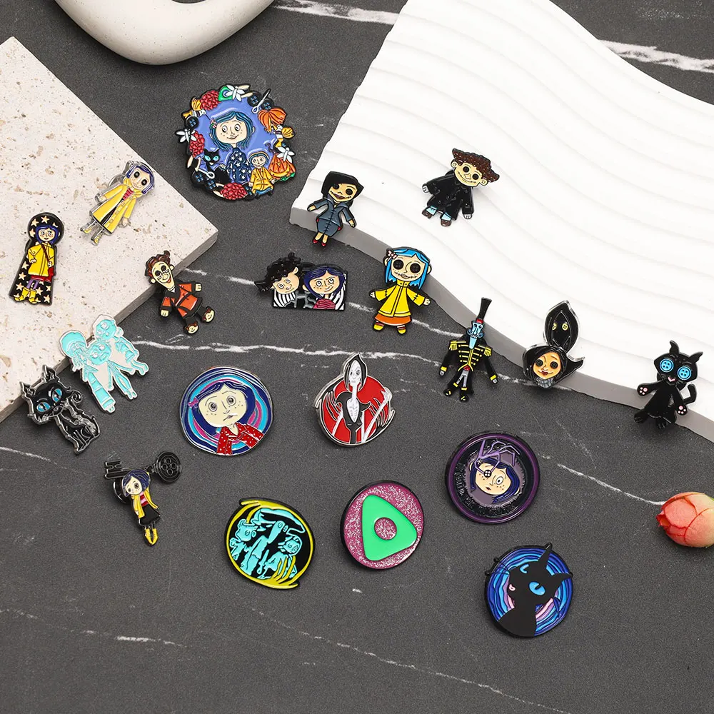 أفلام الرعب المتحركة كورالاين دمية المينا دبابيس شخصية كرتونية دور بروش شارة التلبيب الشرير هالوين مجوهرات هدية لصديق #4