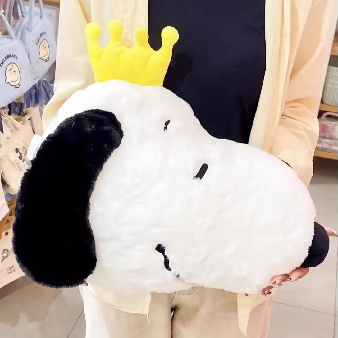 Wearing a crown Snoopy Plush Pillow Charlie Snoopy Office Waist Support Cushion Snoopy Car Waist Support Anime Puppy Plushies