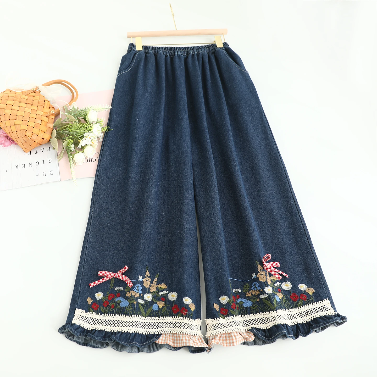 和風モリガール風リボン花柄刺繍フリルデニムワイドレッグパンツ女性用ゴムウエストカジュアルルーズストレートジーンズパンツ