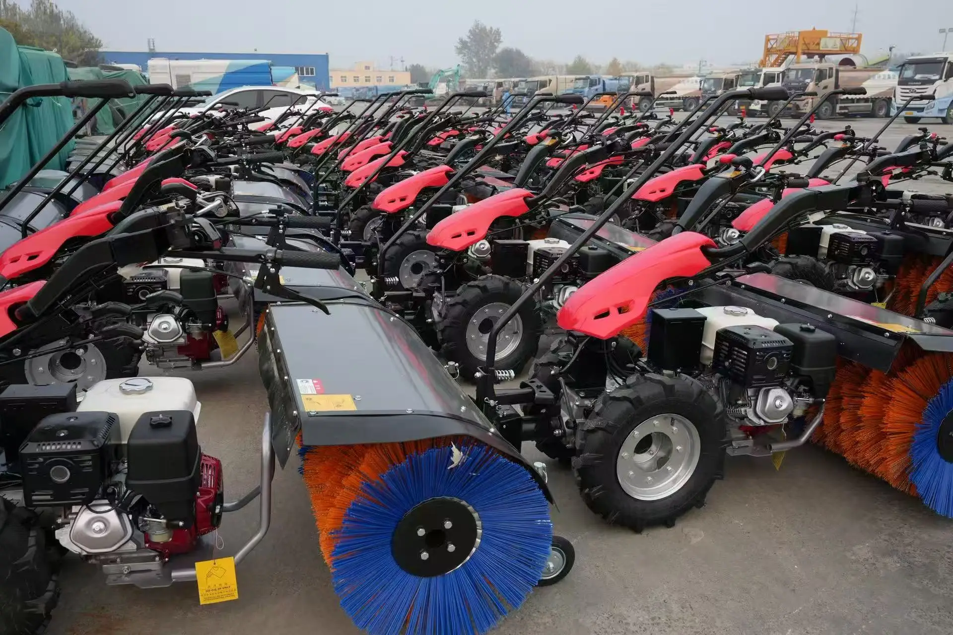 New Small  Powered Snow Sweeper Wheeled Snow Blower with Drum Brush for Automobile Parts