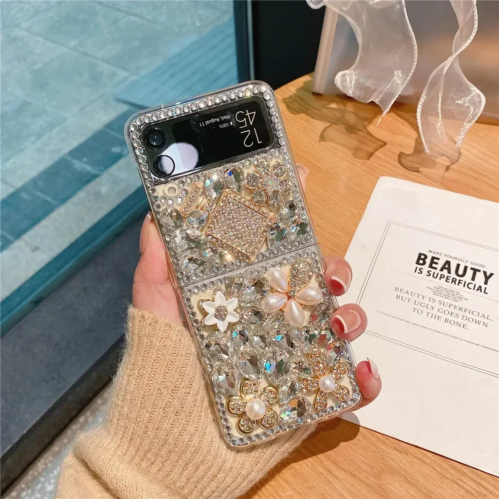 

Luxury Rhinestone Cute Bear Bottle Phone Case For Samsung Galaxy Z Flip 1 2 4 3 Fashion Pearl Diamond Flowers Love Tassels Cover