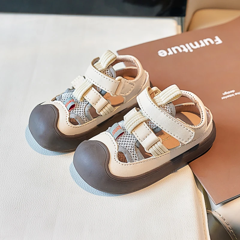 Kinder Sport Sandalen neue Kinder kausale Ausschnitte Sandalen Sommer Mode Jungen Mädchen Patchwork Mesh Strands andalen