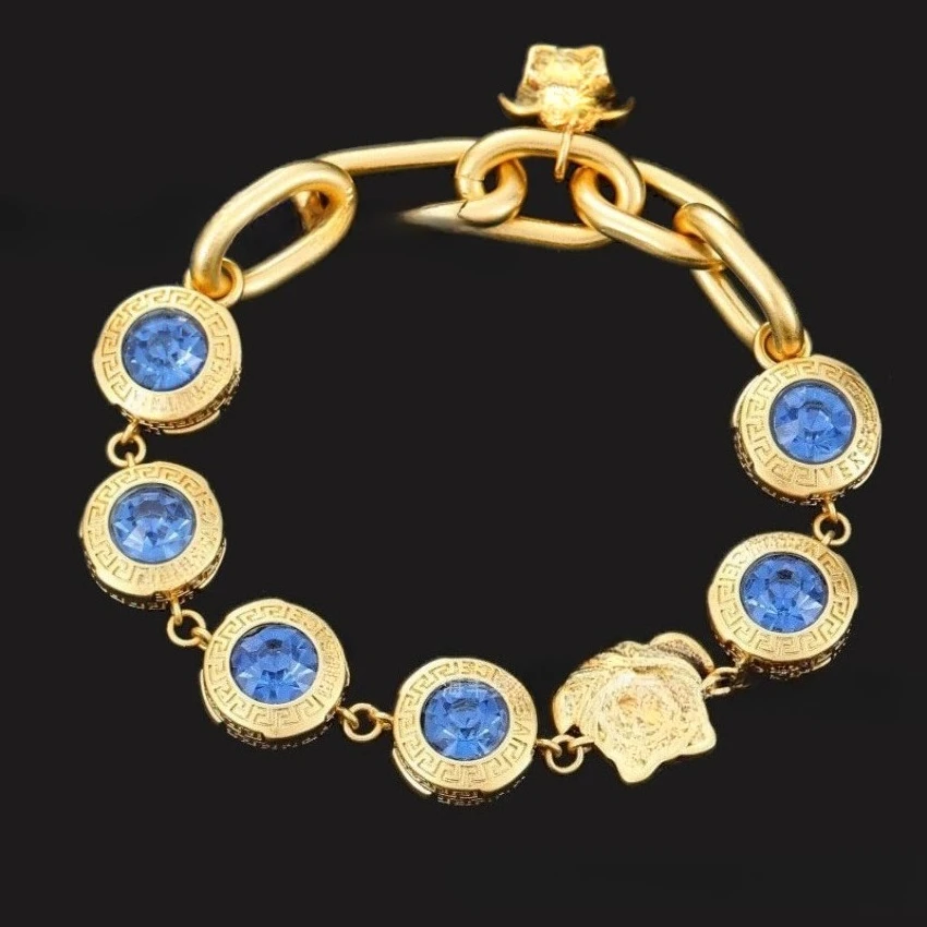 

Slim Metal Triangle Bracelet - European & American Cool Style, Niche Design Daily Wrist Jewelry for Women