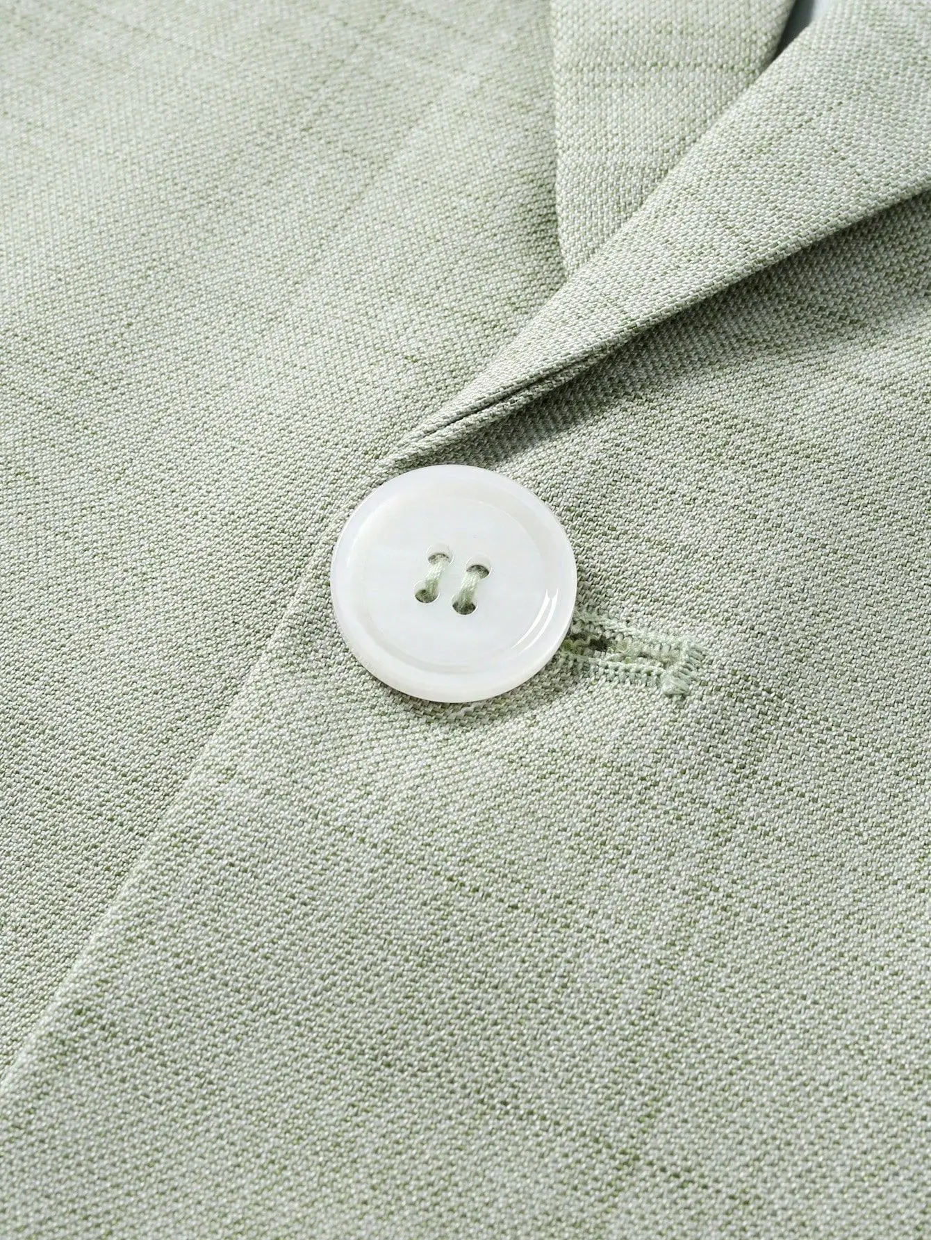 Picture 4: Fall Men's Two-piece Suit Set: A Green Business-casual Jacket Paired with Slacks, Perfect for Weddings and Parties.