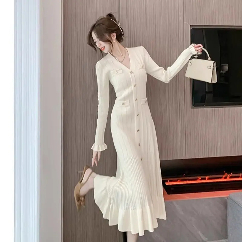 

Французское элегантное длинное вязаное платье-свитер, женское осенне-зимнее утягивающее платье длиной до колена на одной пуговице CQ215