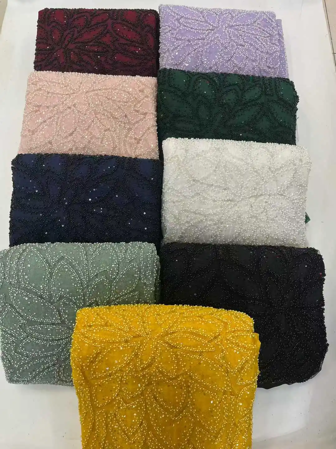 Afrikaanse Nigeriaanse bruidegom kantstof met pailletten, high-end luxe borduurwerk, zware stof voor trouwjurkfeest, materiaal