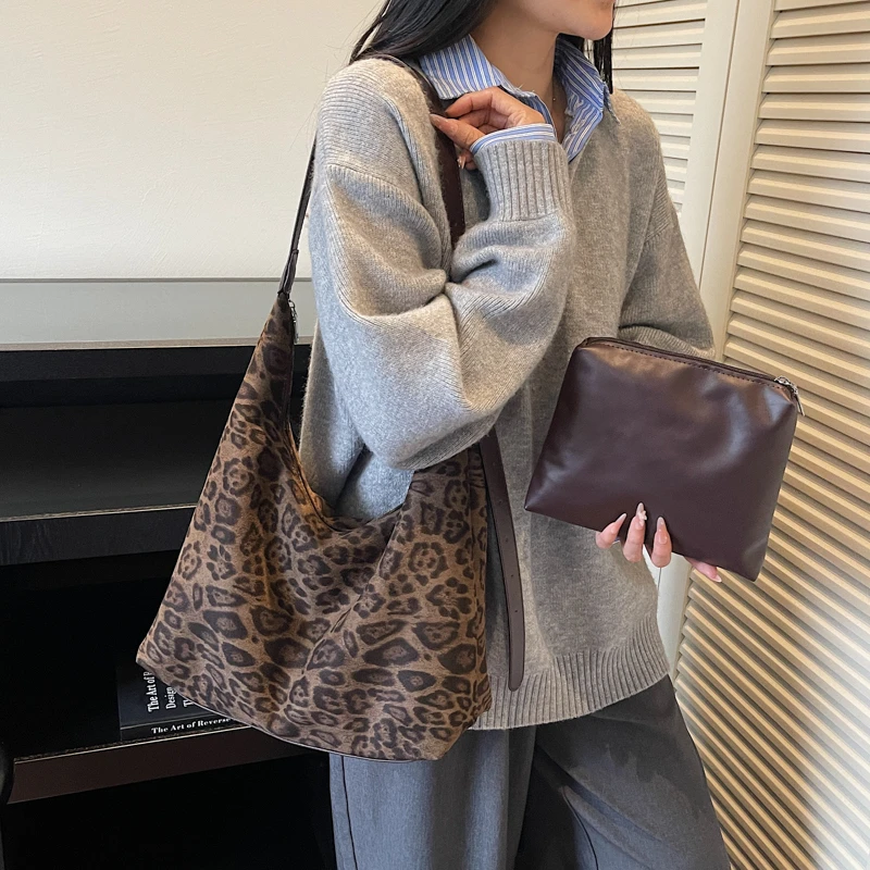 

Chic Leopard Print Shoulder Bag for Women, Spacious Faux Suede Purse with Snap Closure & Adjustable PU Leather Strap