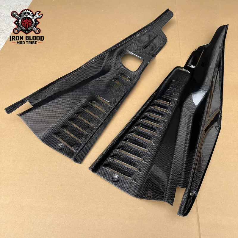 Suitable for Ferrari F458 real carbon fiber engine compartment hood, vacuum-formed