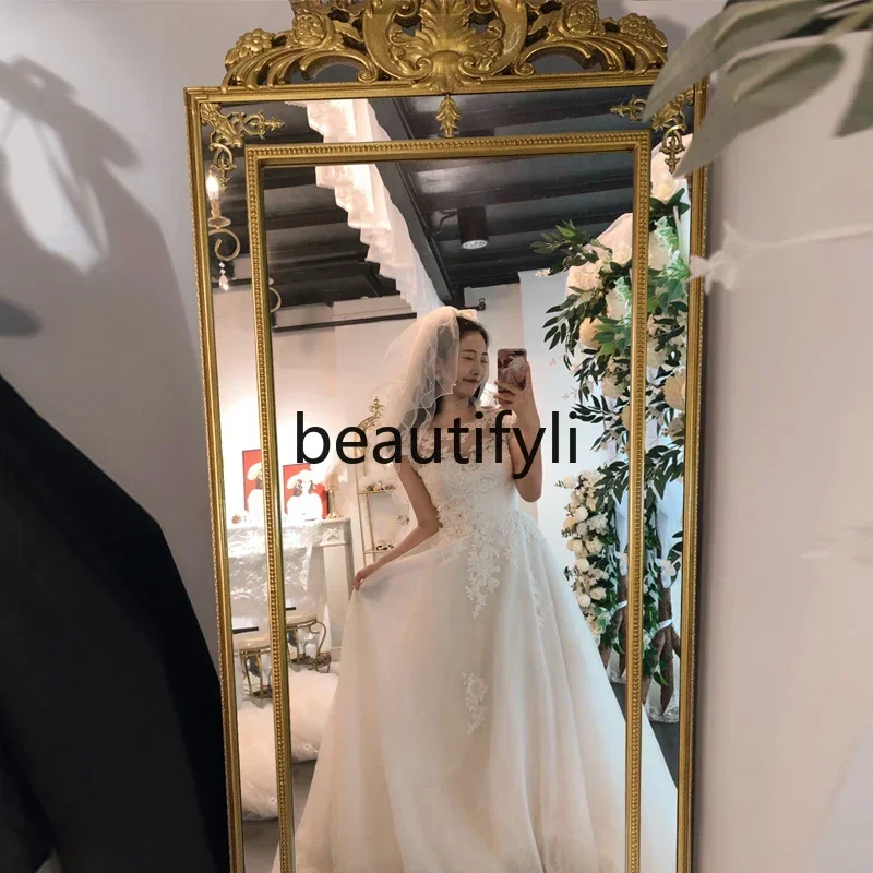 مرآة مناسبة للأميرة باللون الذهبي العتيق من الأرض إلى السقف لغرفة النوم معلقة على الحائط وأرضية خلع الملابس ومرحاض لكامل الجسم