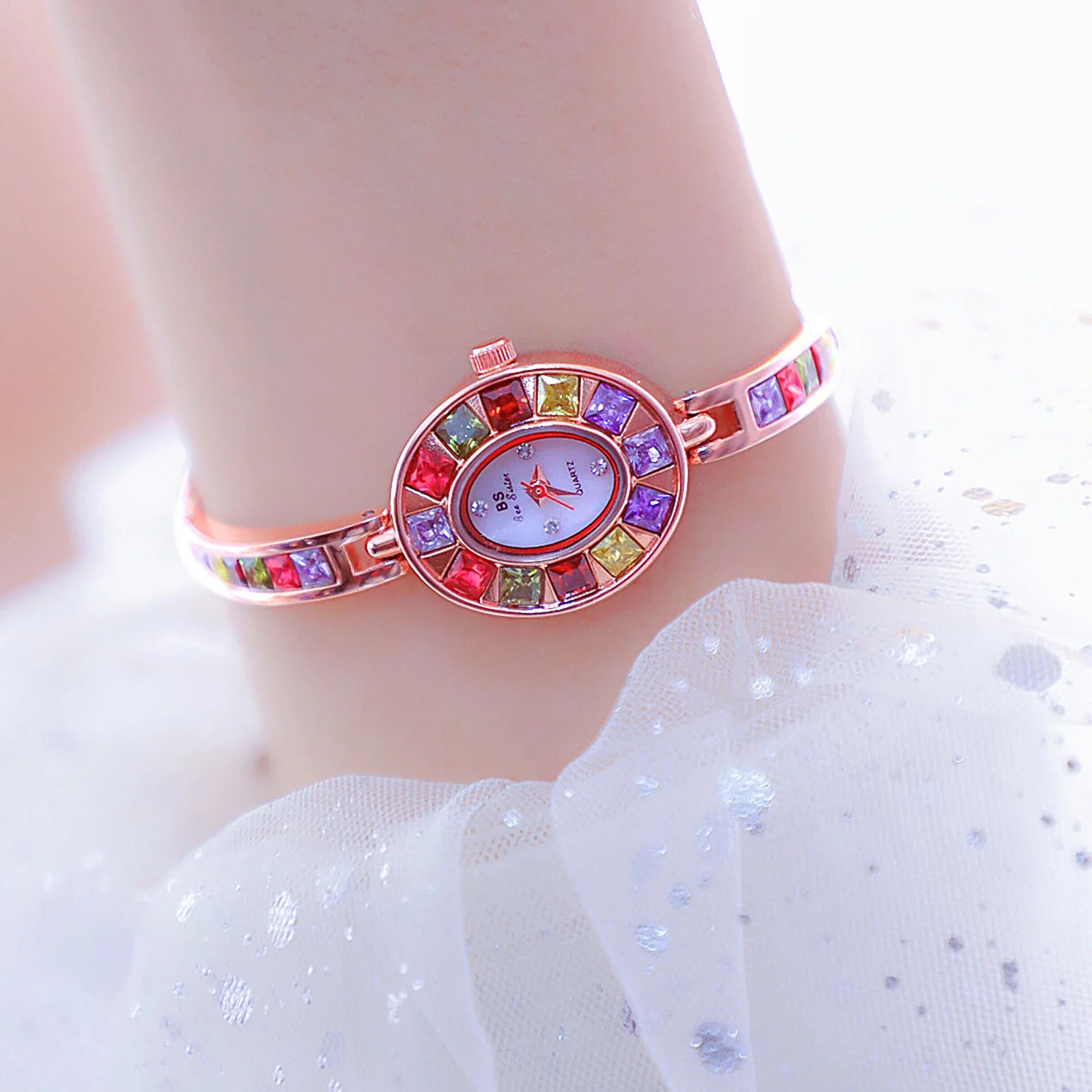 Luxury Women Watches High Quality Colorful Diamonds Dial Bracelet Ladies Watch Fashion Small Gold Quartz Wristwatches Gifts
