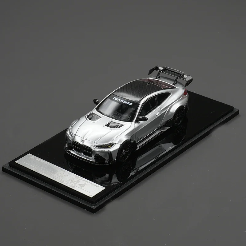 SW nuevo G82 M4 1:64 competición plateado púrpura carbono patrón capó del motor Diecast Diorama colección de modelos de coche