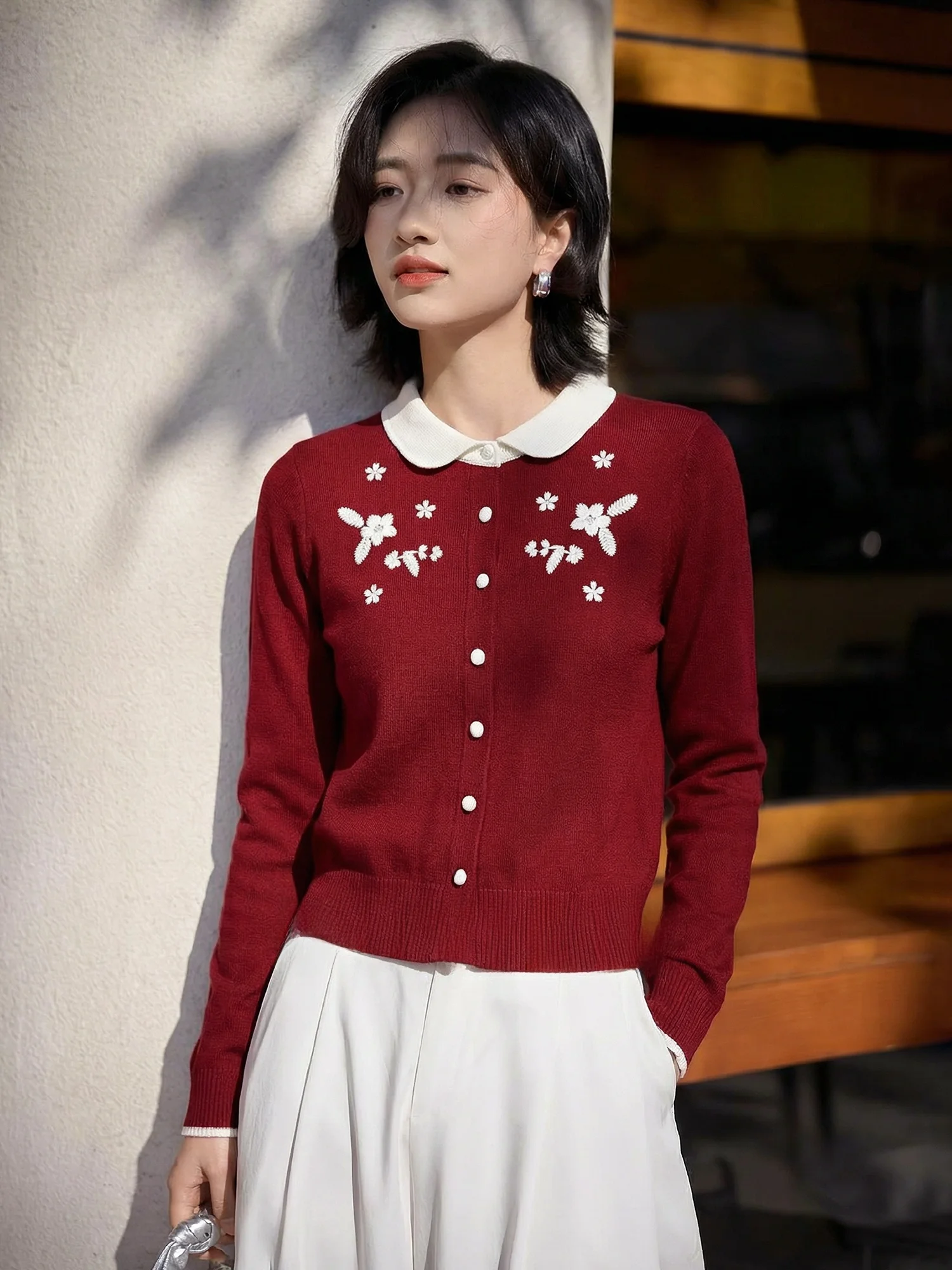 

New Year Fre Sle Knitted Cardigan Women's Faionable Versatile Flower Embroidery Doll Collar Sweater Long Sve Wool Blend