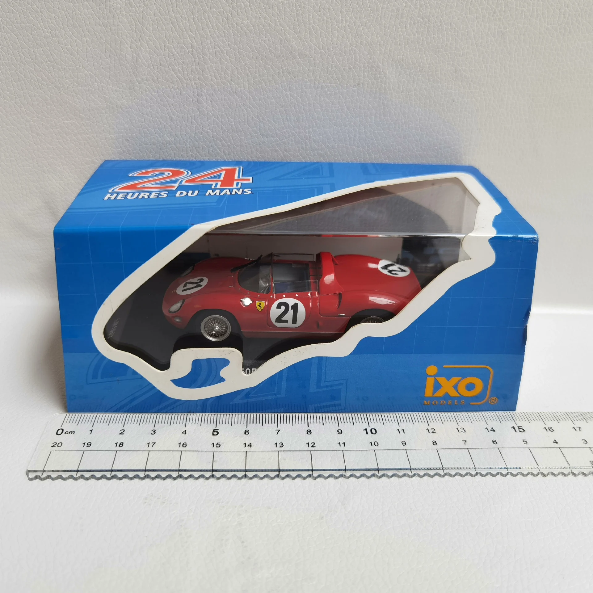 

Flaws Diecast IXO 1:43 Scale Ferrari 250P #21 1963 Le Mans Championship Car Alloy Car Model Collectible Toy Gift Souvenir