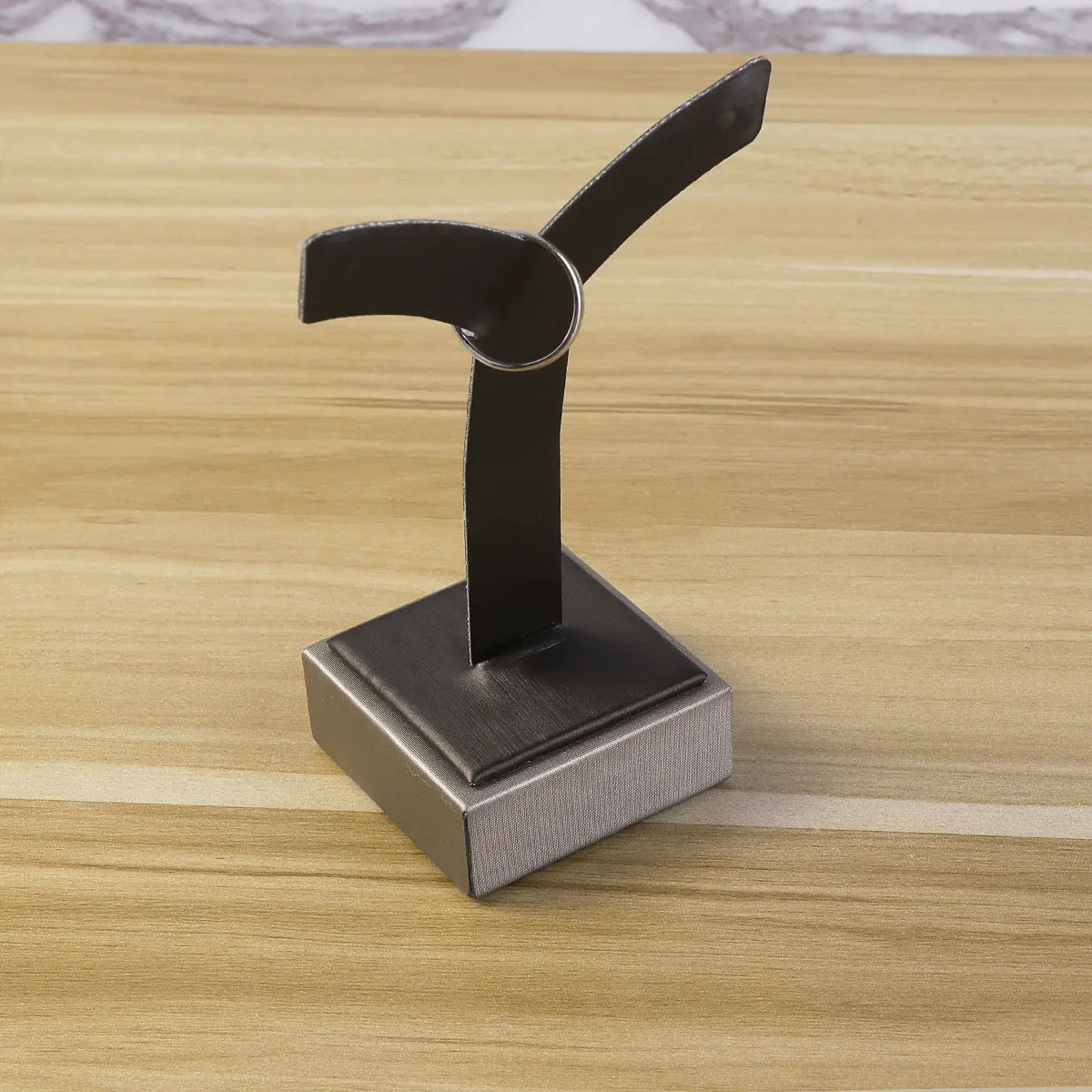 

Creative Jewelry Storage Rack No.22 Brown PU Desktop Necklace Holder Earrings Stud Display Stand for Home