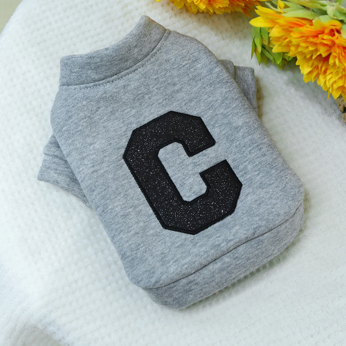 1PC Pet Clothing Cat Spring and Autumn Plush Thickened Warm Letter Solid Gray Coat Suitable for Small and Medium Dogs