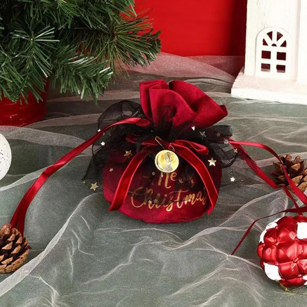 Christmas-themed Goody Bags Festive Velvet Christmas Gift Bags with Drawstring Closure Bell Bow Decoration for Holiday for Gifts