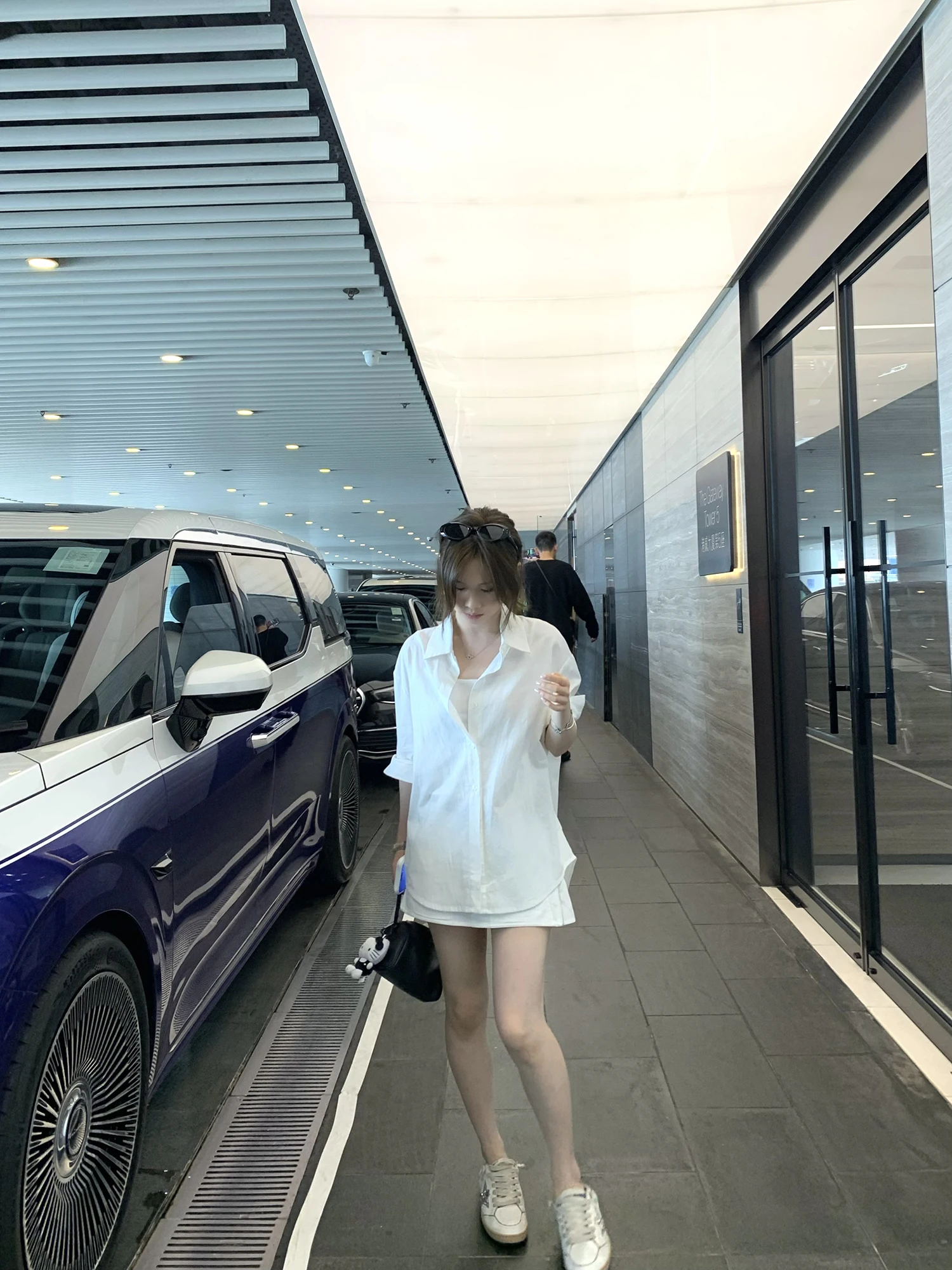 

Свободная женская льняная рубашка с длинными рукавами, подворачивающимися воротниками, дышащая, солнцезащитная, повседневная, модная, летняя, из тонкой ткани, с отложным воротником