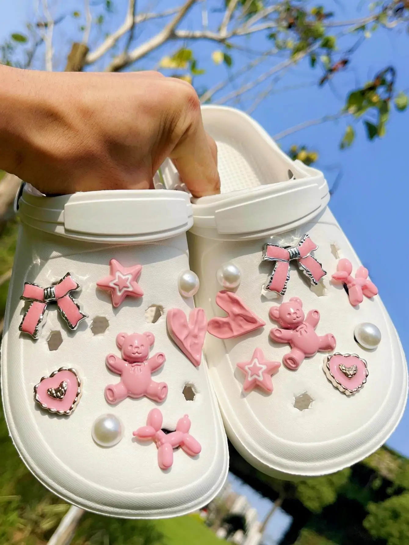 16 pieces/set of garden shoes Shoes Accessories DIY pink tie bear bow tie accessories, detachable beach shoes sandals garden sho