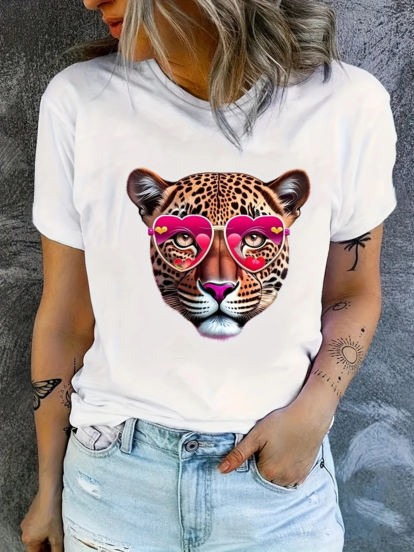 Women's Casual Leopard Tiger Animal Printed Round Neck T-Shirt 90s Graphic Vintage Style T Shirt Short Sleeve Tees Tops Clothes