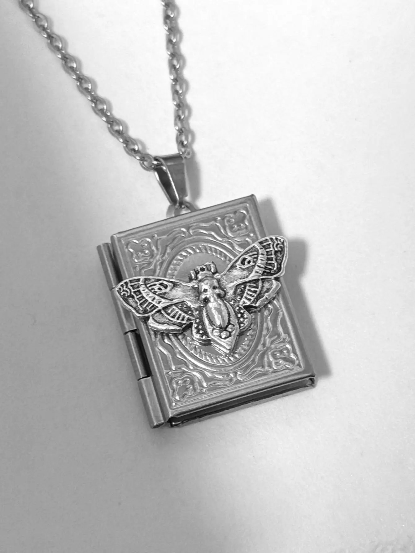 Mini Book Photo Album Necklace Locket Charm with Various Patterns (Paw/Moth/Bat) Personalized Memory Pendant Jewelry Accessory